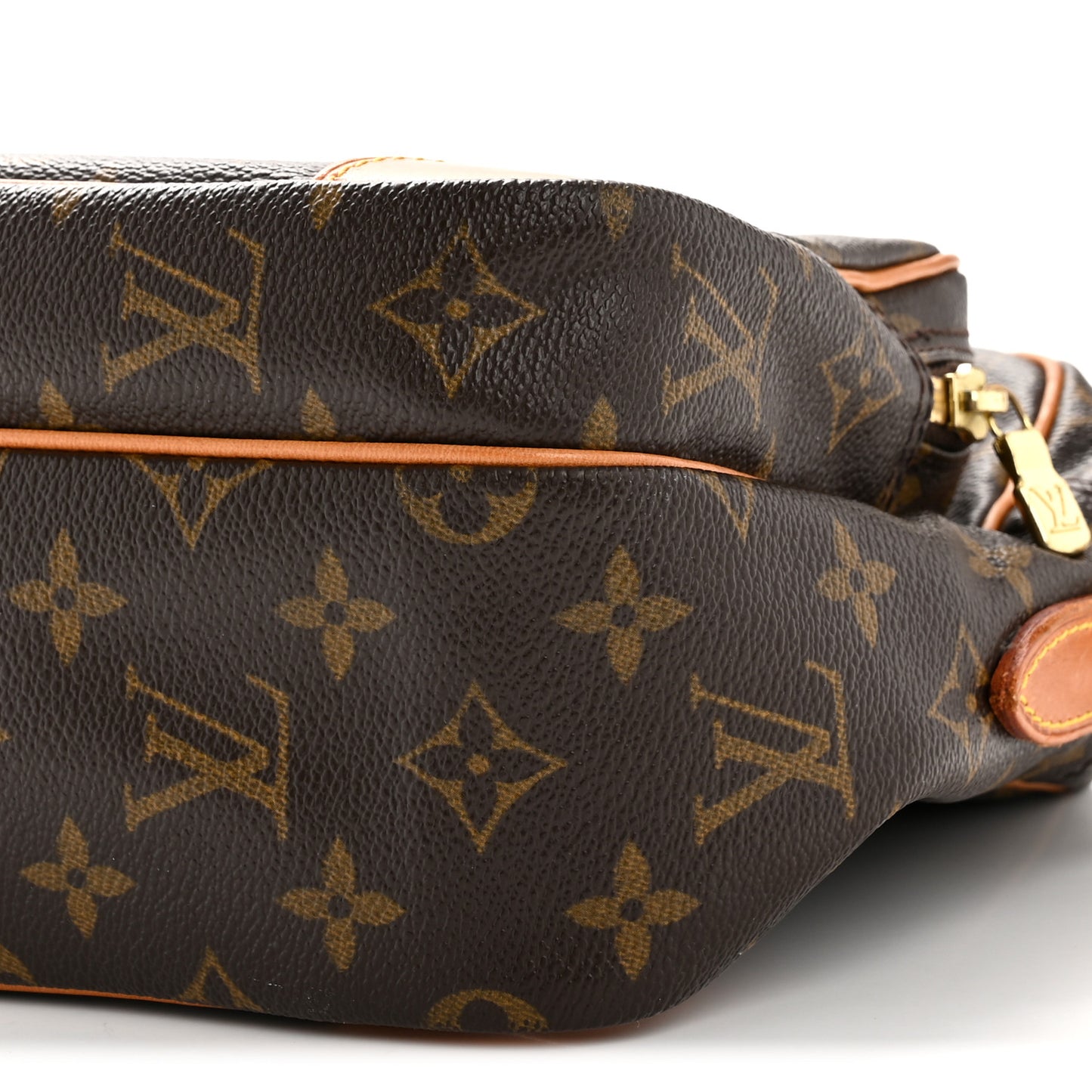 Monogram Nil 28