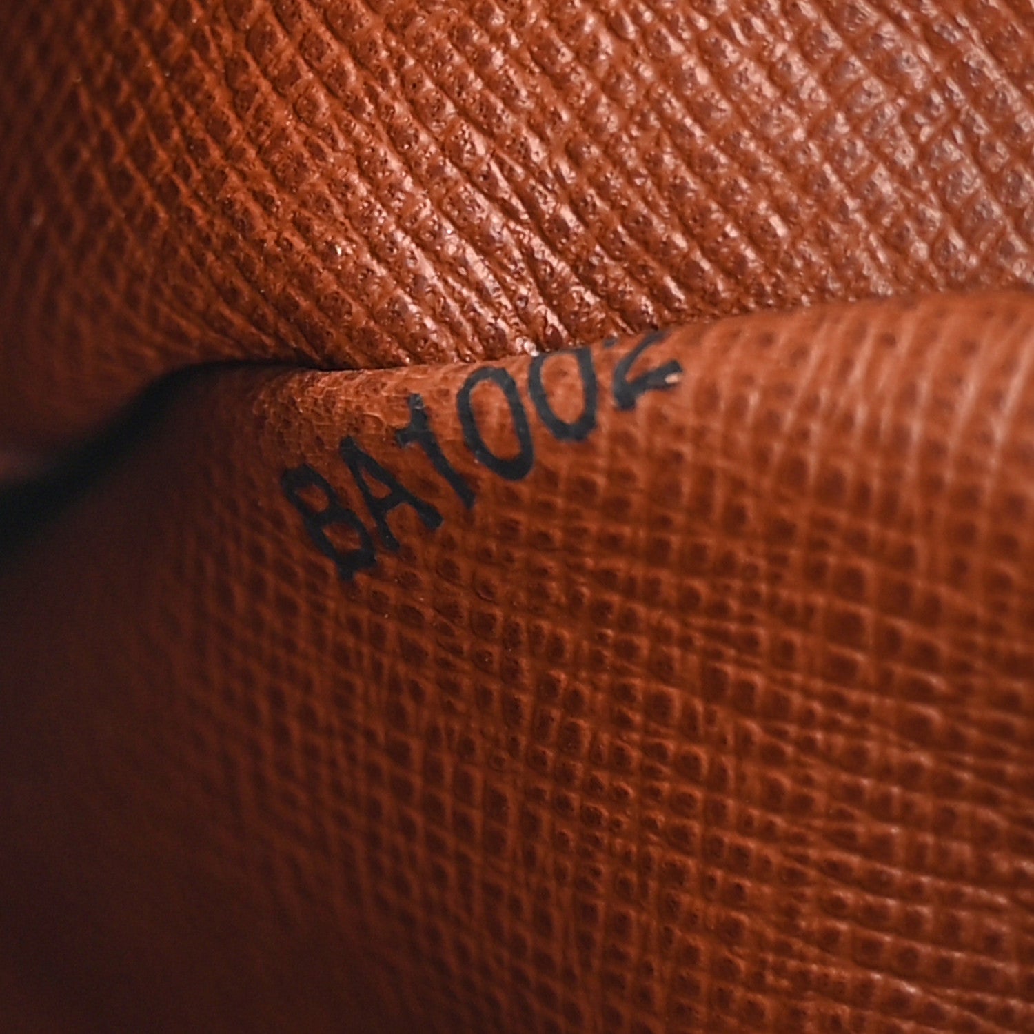 Louis Vuitton Monogram Blois 7 of 11