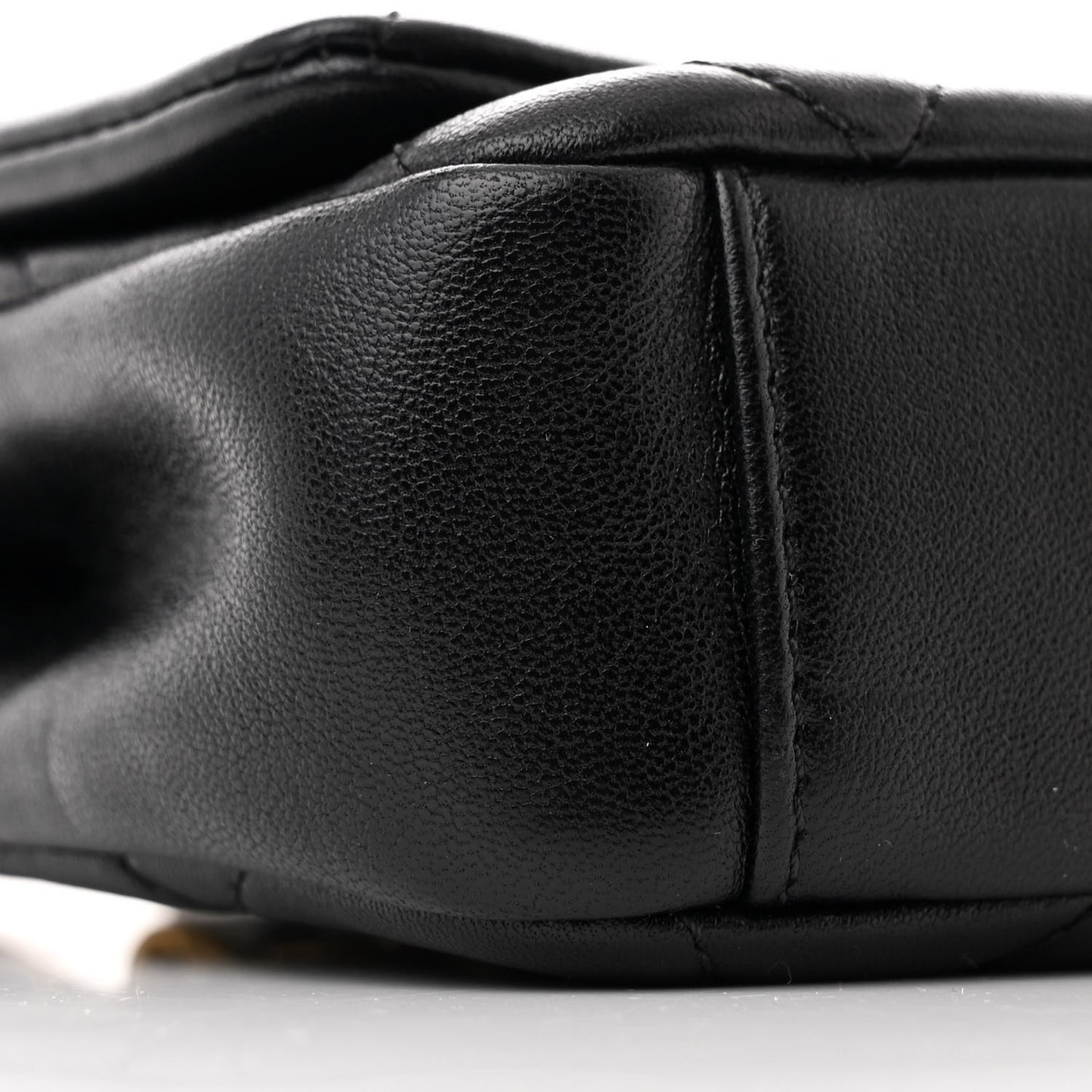 Shiny Lambskin Small Chain Is More Flap Black