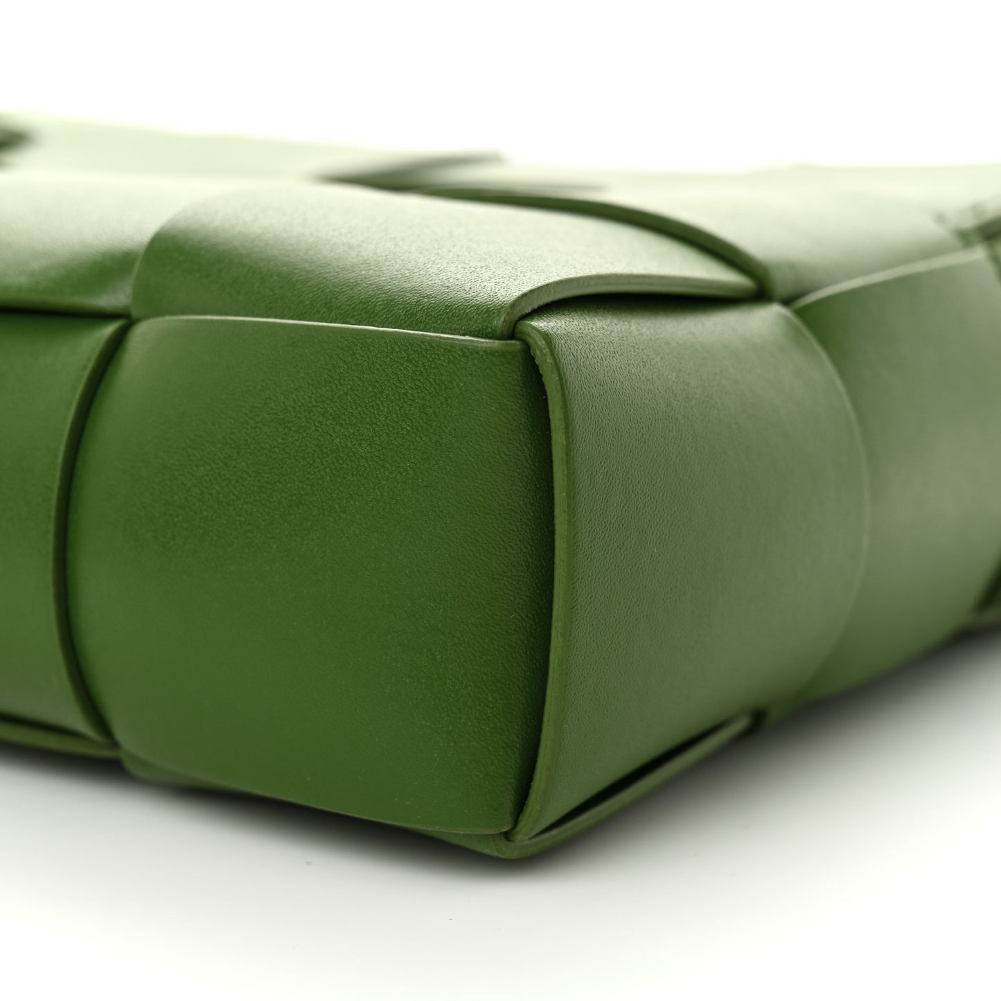 Calfskin Maxi Intrecciato Cassette Camera Bag Avocado