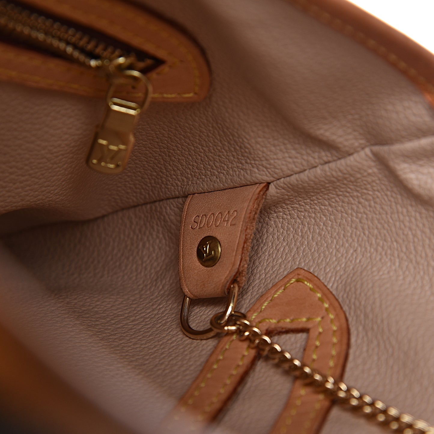 Monogram Petit Bucket 23