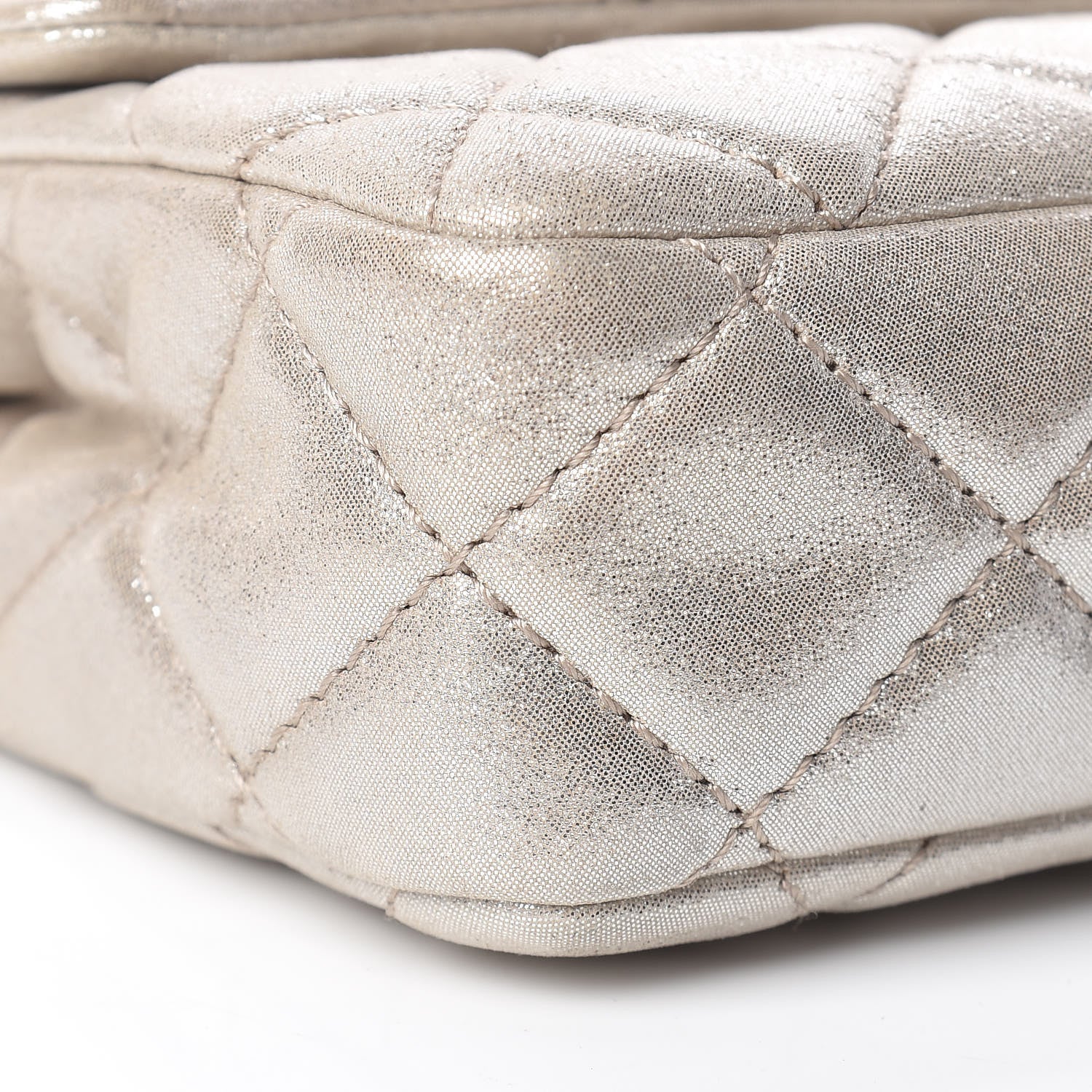 Chanel Iridescent Calfskin Quilted Large Roll 2.55 Reissue Clutch Light Gold 8 of 10
