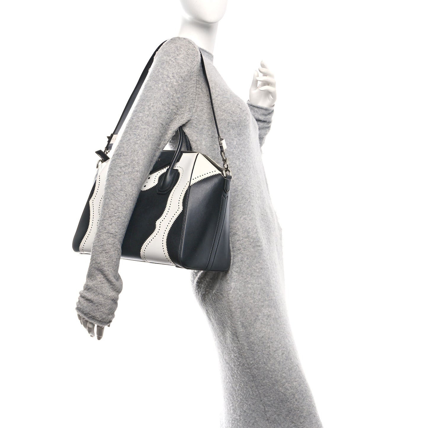 Calfskin Brogue Medium Antigona Black White