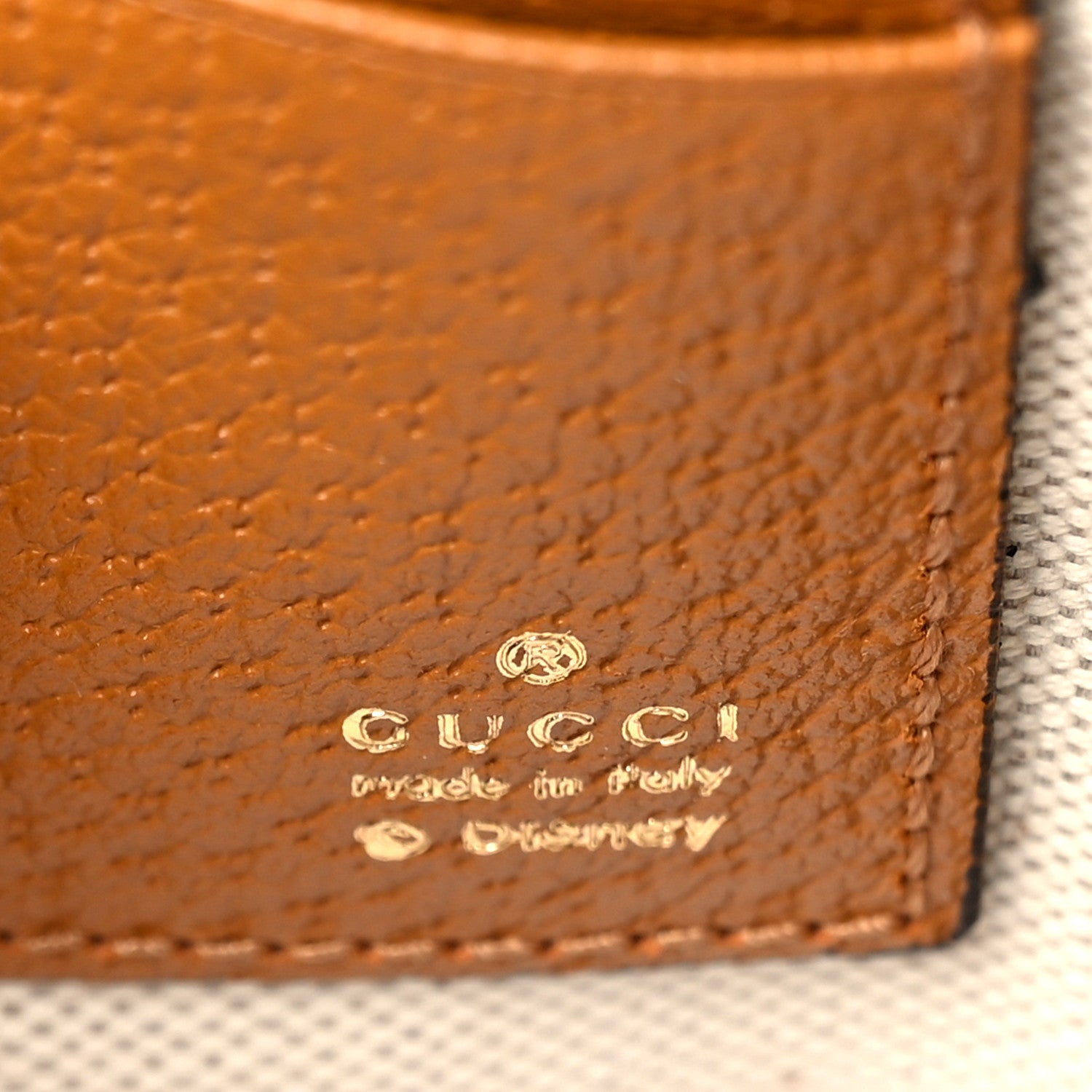 Gucci X DISNEY Mini Vintage GG Supreme Monogram Mickey Mouse Documents Holder Beige Vintage Sun Oil 6 of 8