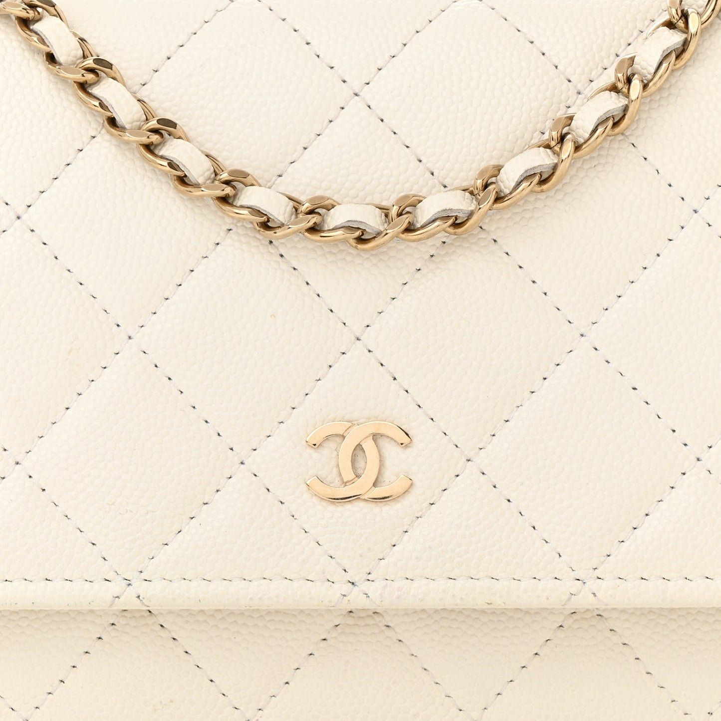 Caviar Quilted Wallet on Chain WOC White