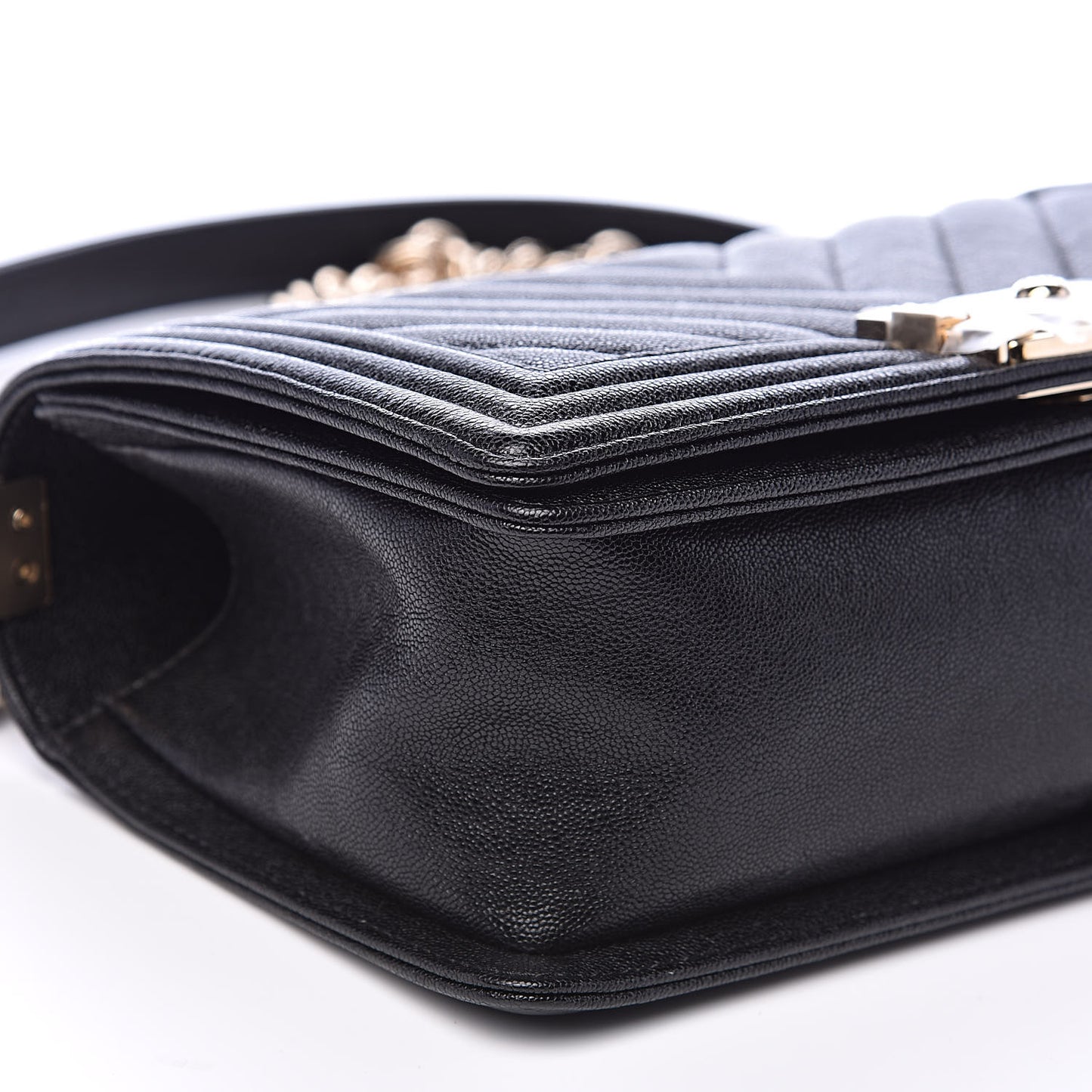 Caviar Chevron Quilted Medium Boy Flap Black