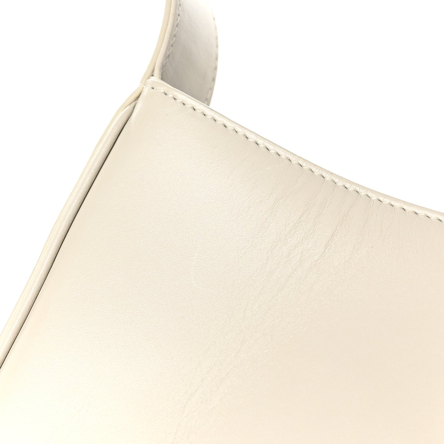 Smooth Calfskin Le 5 A 7 Hobo Crema Soft