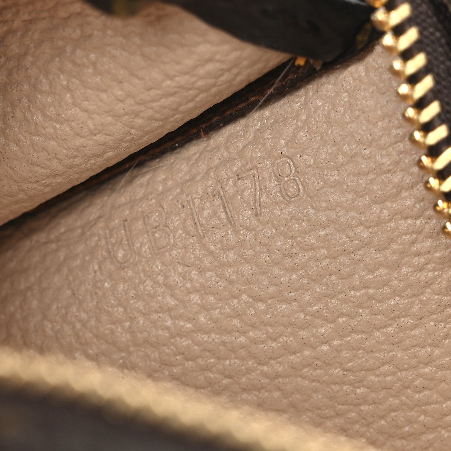 Louis Vuitton Monogram Toiletry Pouch 15 7 of 10