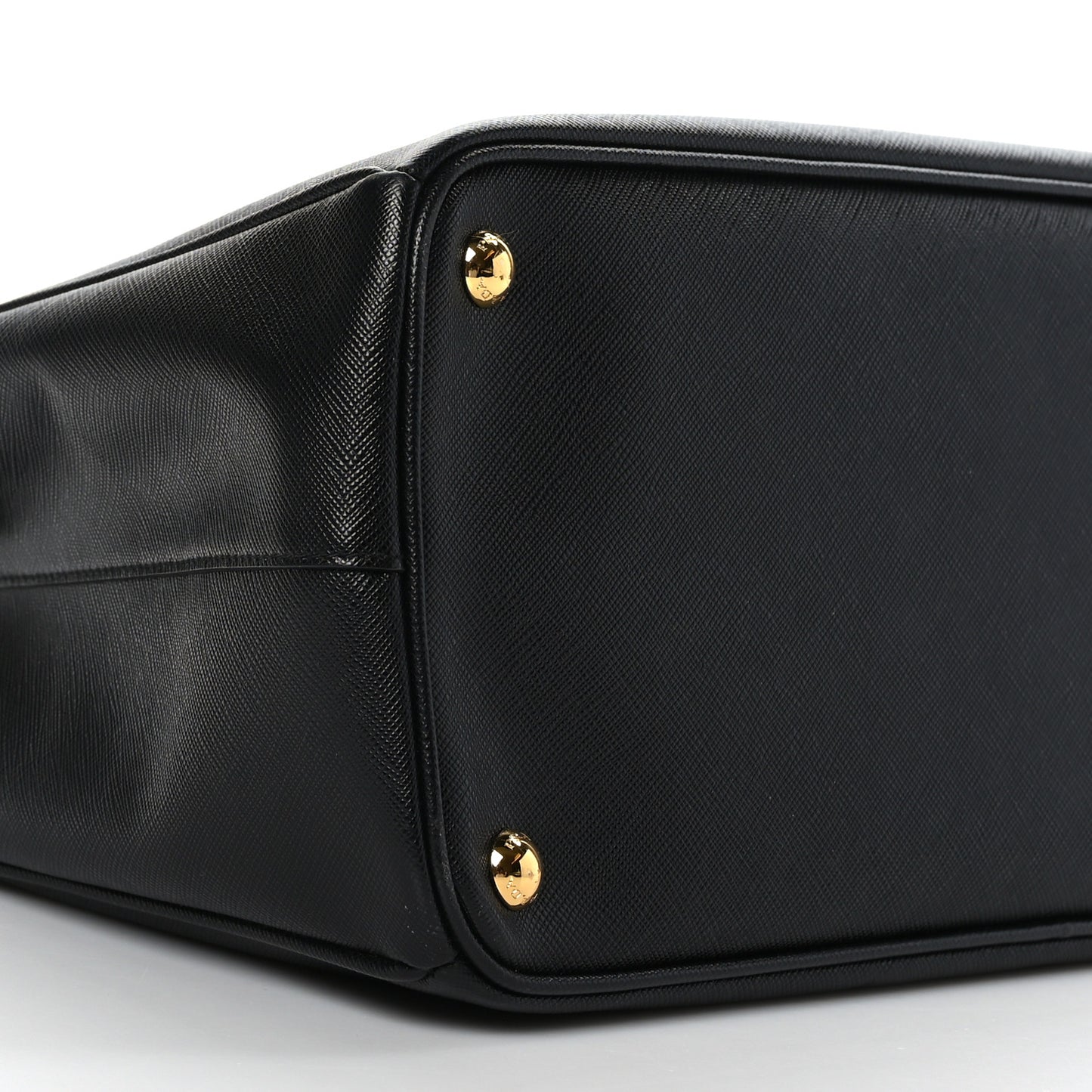 Saffiano Medium Galleria Double Zip Tote Black