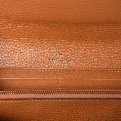 Valentino Garavani Pebbled Calfskin Rockstud Flap Wallet On Chain Light Cuir 6 of 9