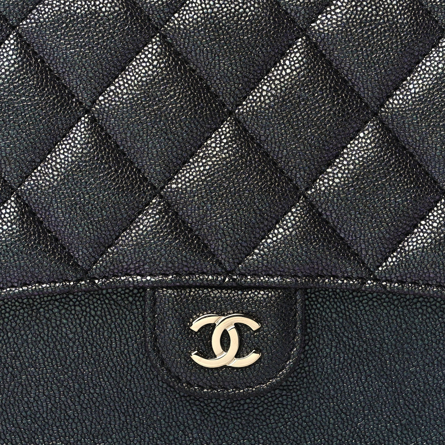 Iridescent Caviar Quilted Classic Pouch With Handle Black