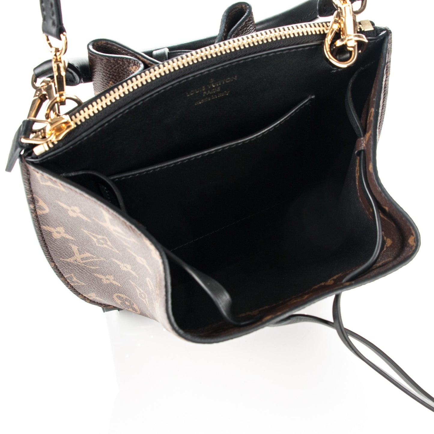 Monogram Fringed Noe