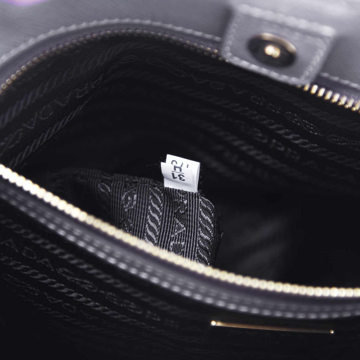 Saffiano Lux Medium Tote Argilla