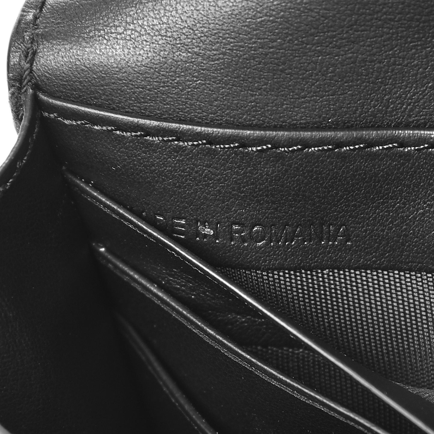 Soft Grain Embossed Hampshire Wallet on Chain Black