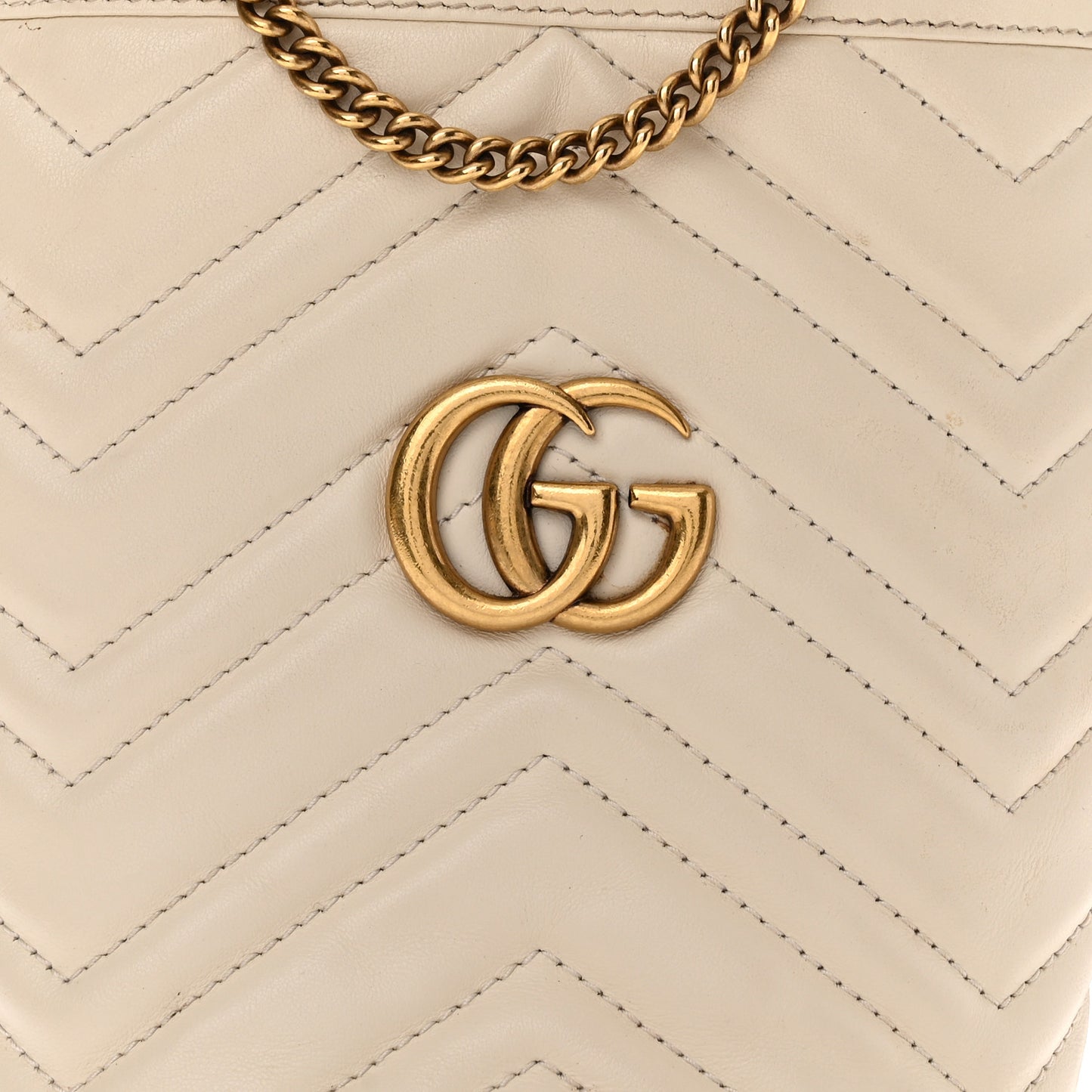 Calfskin Matelasse Mini GG Marmont 2.0 Bucket Bag White