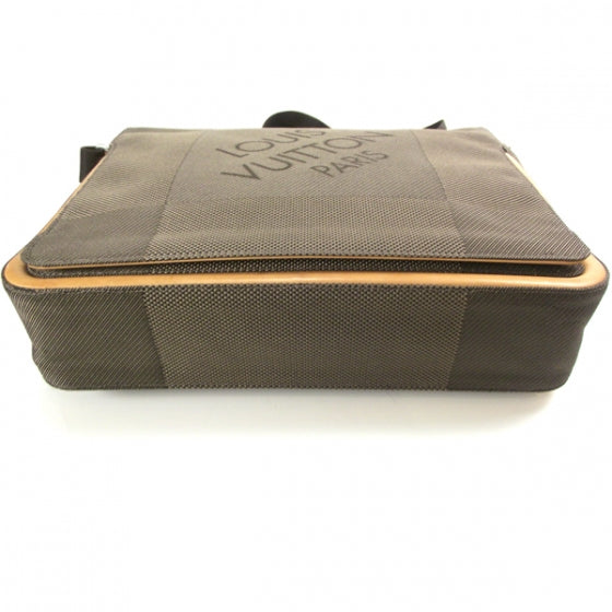 Damier Geant Messenger Bag Terre
