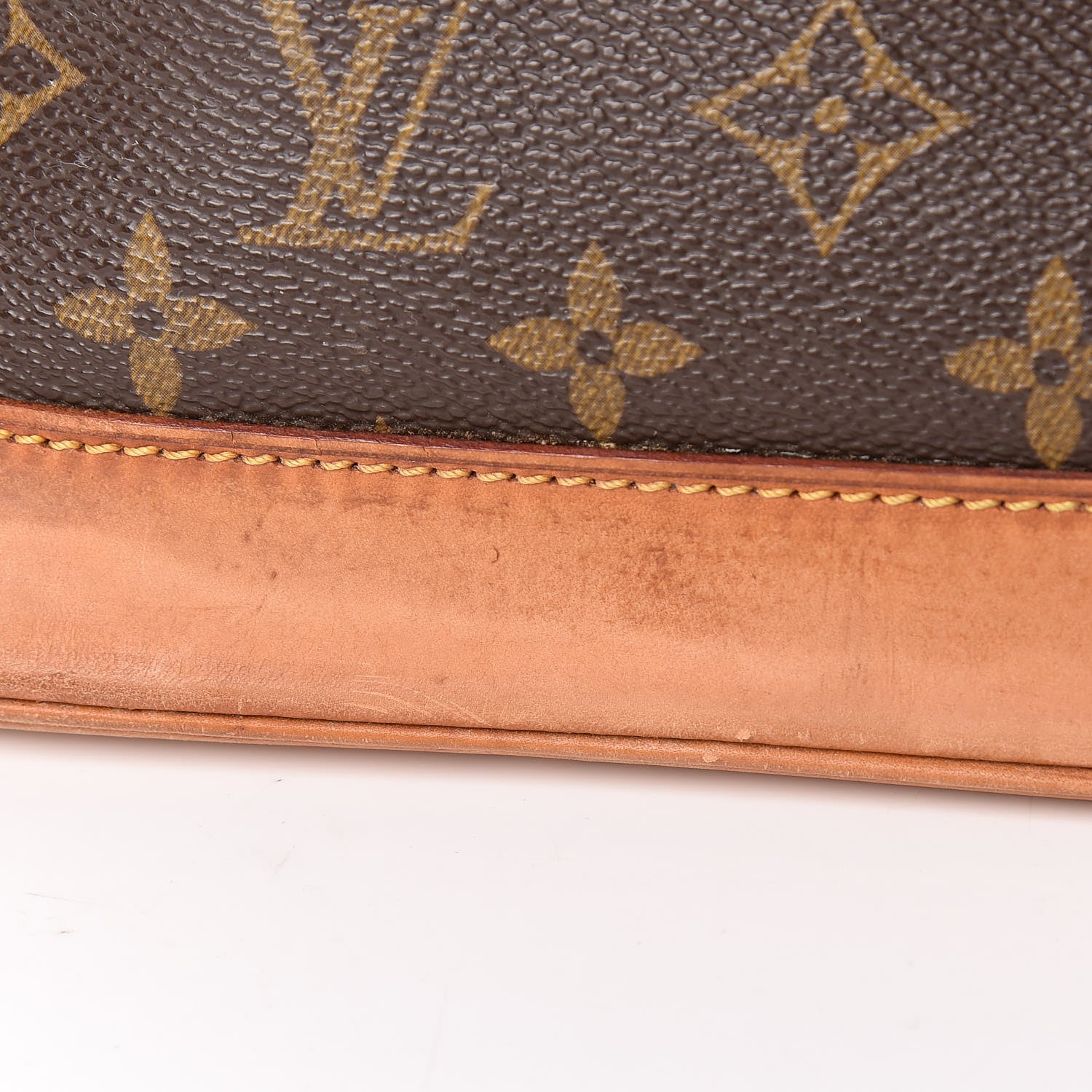 Louis Vuitton Monogram Alma PM 24 of 26