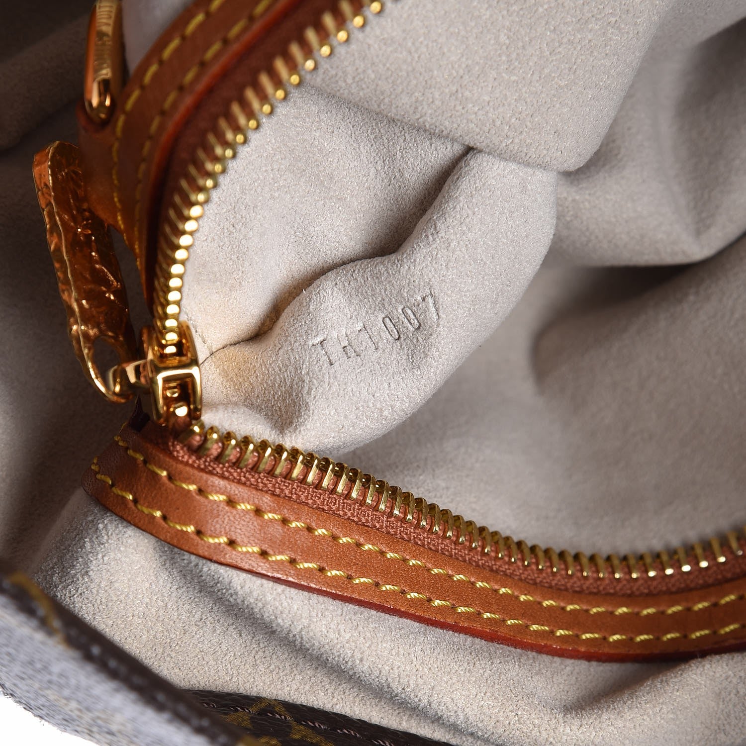 Louis Vuitton Monogram Dentelle Fersen Gold 7 of 7