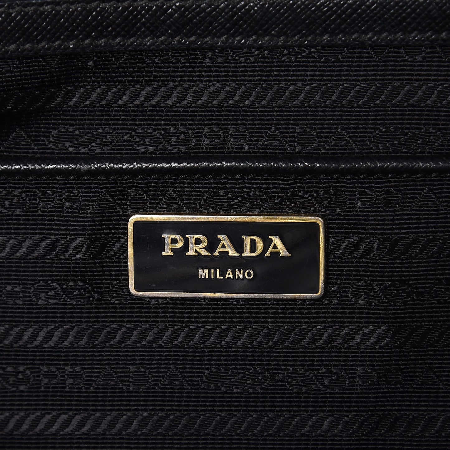 Saffiano Medium Galleria Double Zip Tote Black