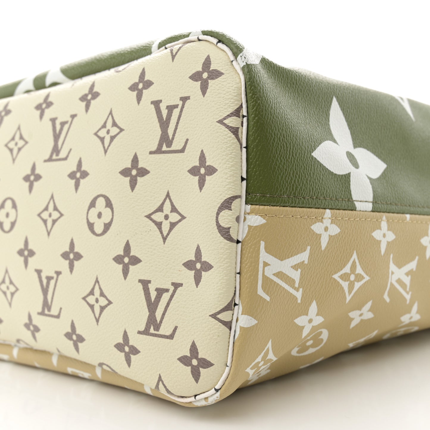 Monogram Giant Neverfull MM Kaki