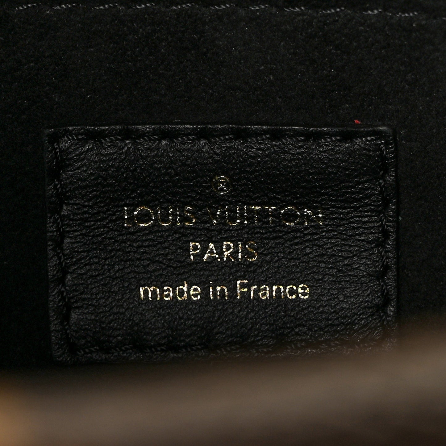 Monogram Double V Black