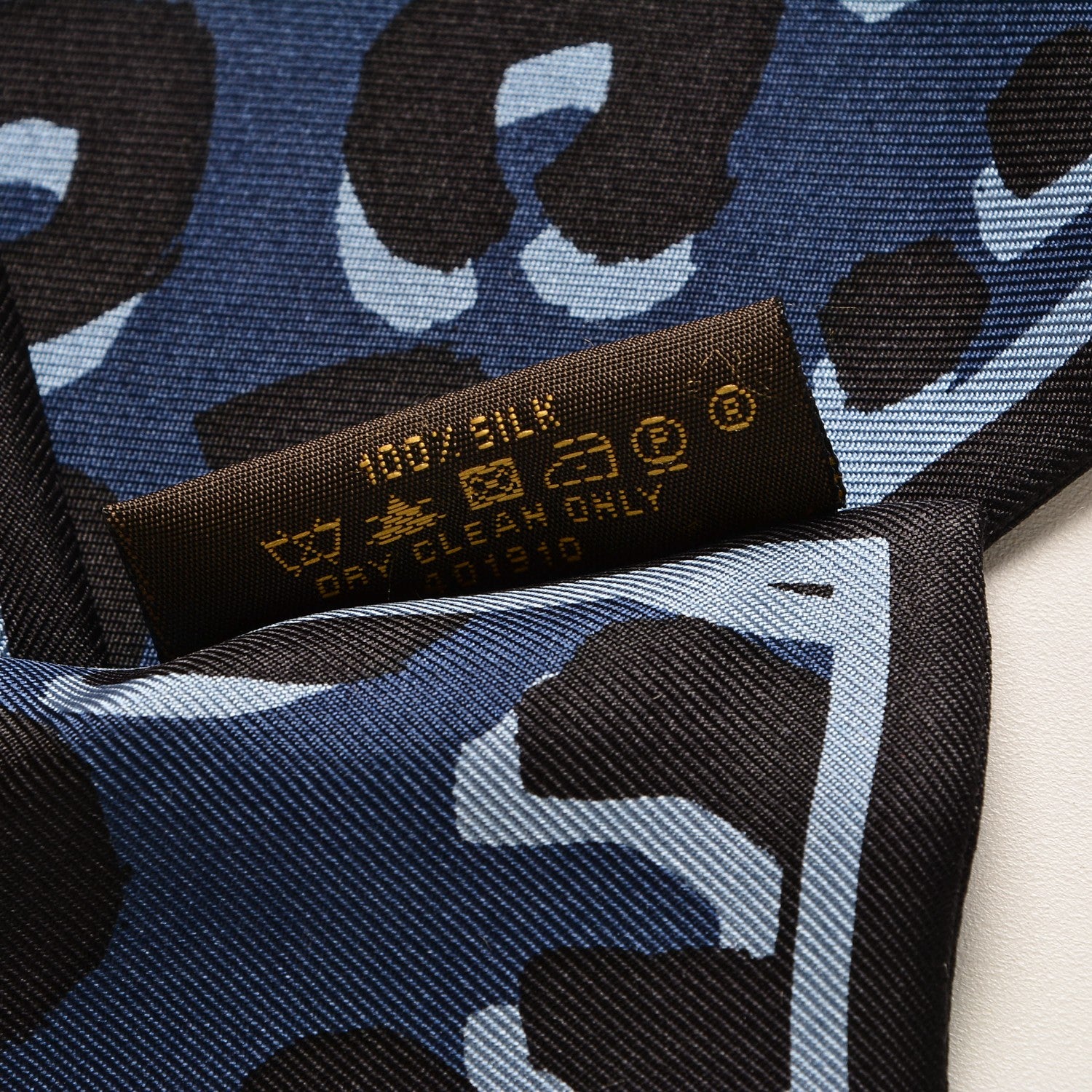 Louis Vuitton Silk Leopard Bandeau Blue 5 of 5