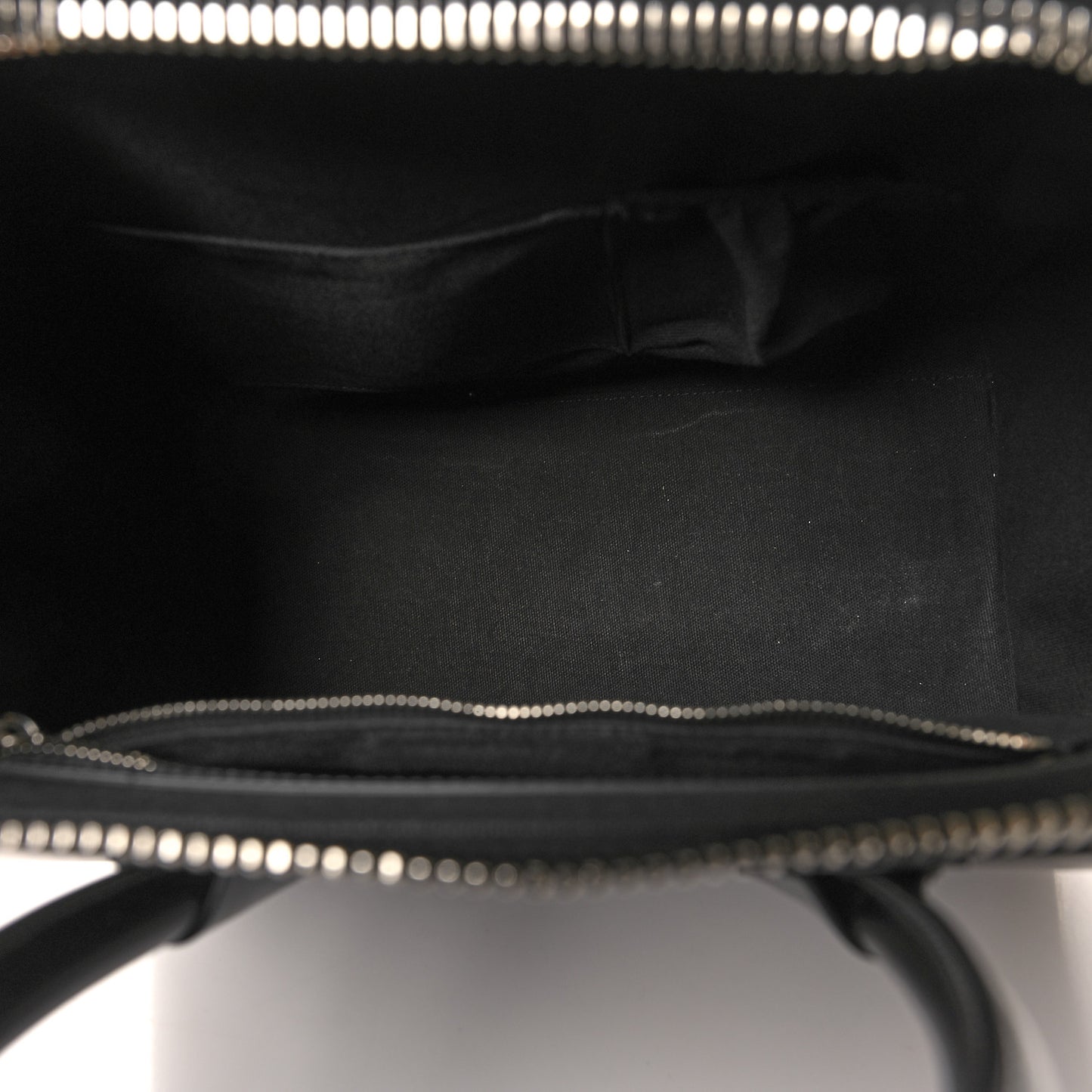 Shiny Lord Calfskin Medium Antigona Black
