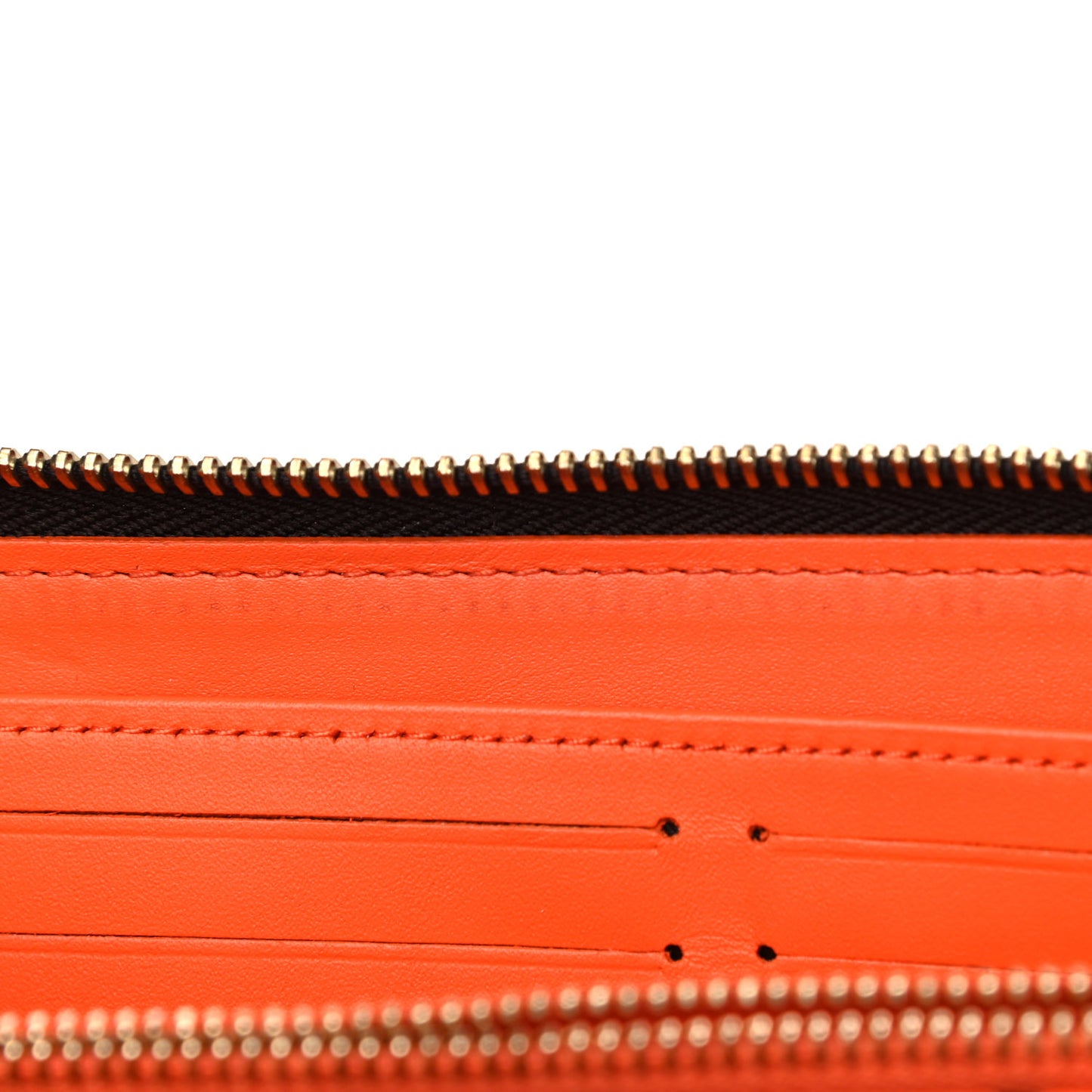 Catogram Zippy Wallet Marron