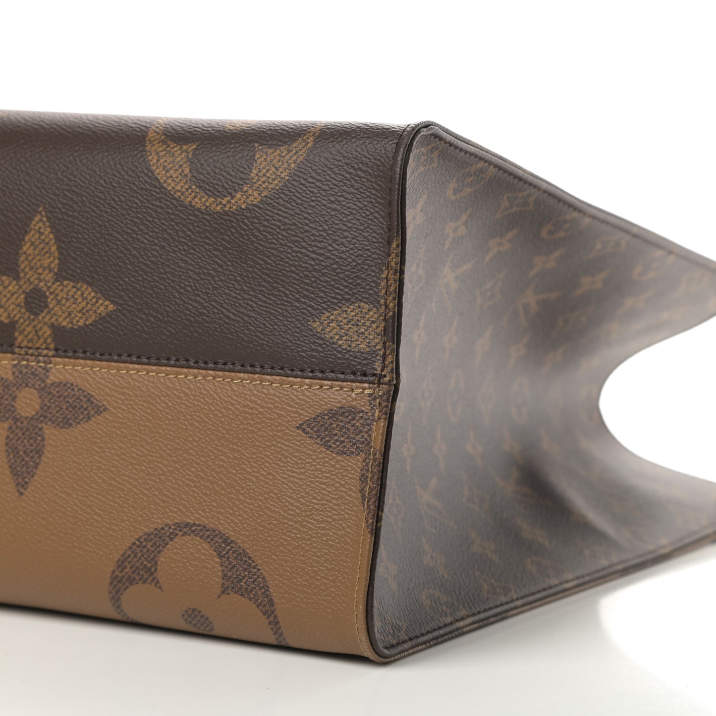 Reverse Monogram Giant Onthego GM