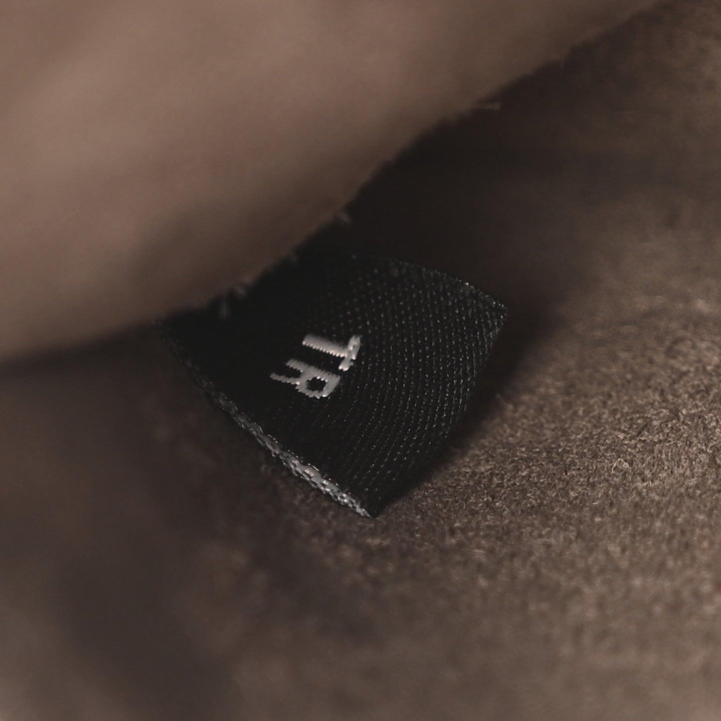 Micro Classic Grain Small Zipped Bayswater Grey