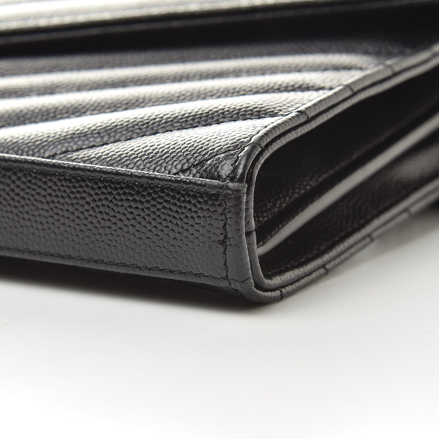 Saint Laurent Grain De Poudre Matelasse Chevron Monogram Chain Wallet Black 9 of 12
