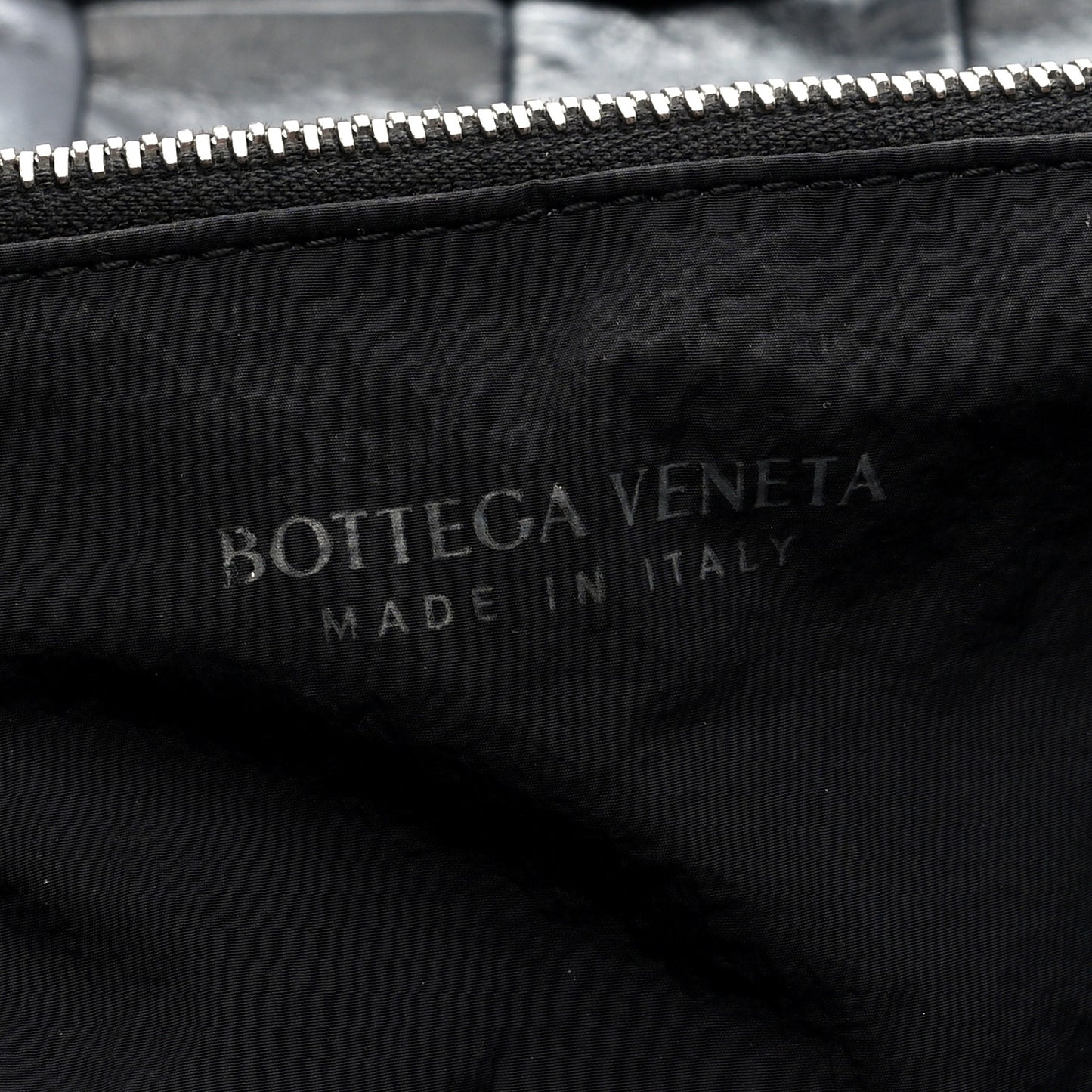 Paper Calfskin Maxi Intrecciato Cassette Messenger Black