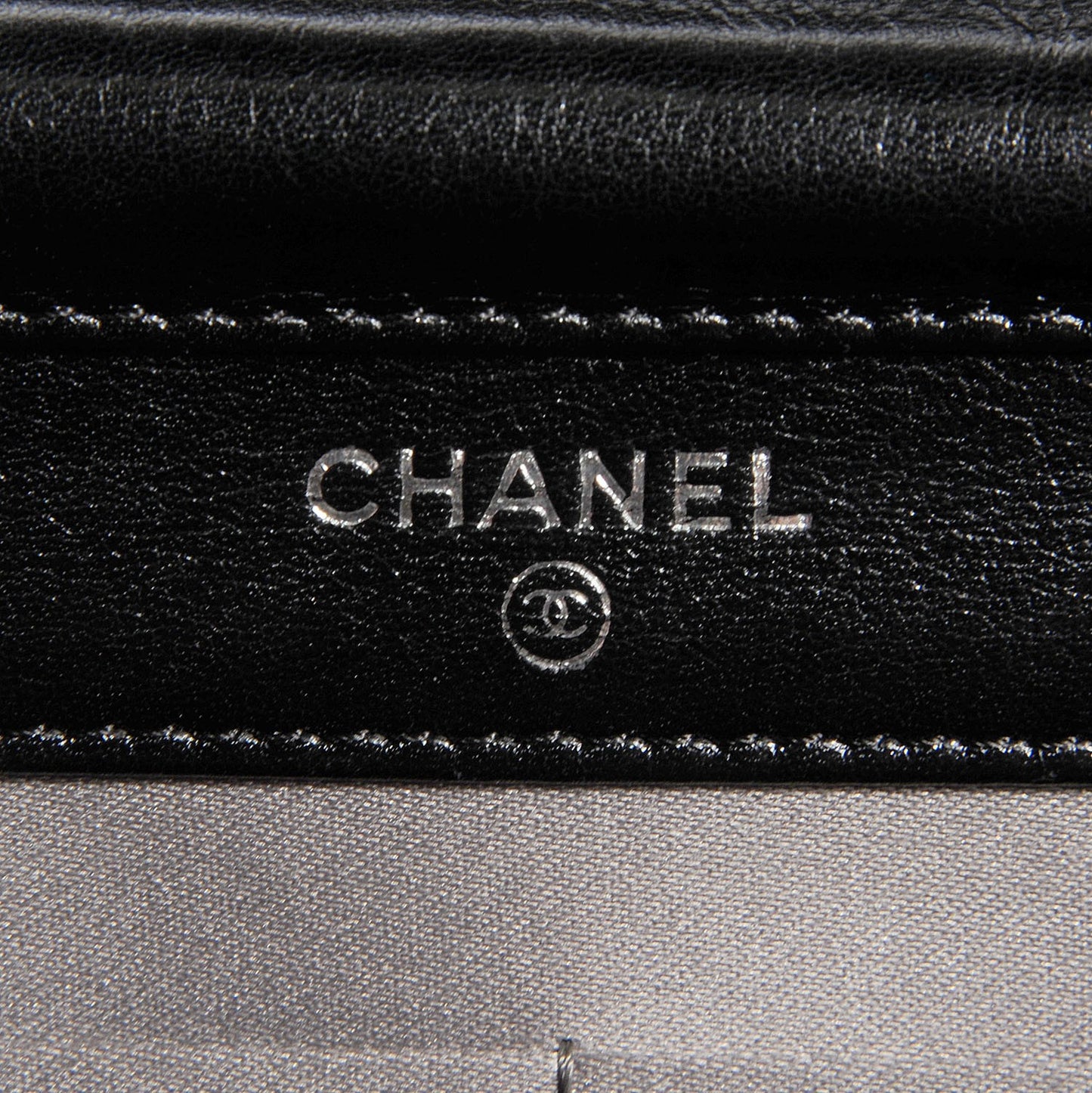 Lambskin Studded CC Wallet On Chain WOC Black