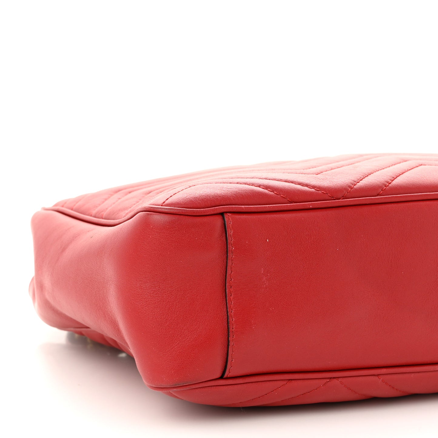 Calfskin Matelasse Medium GG Marmont Open Top Shoulder Bag Hibiscus Red