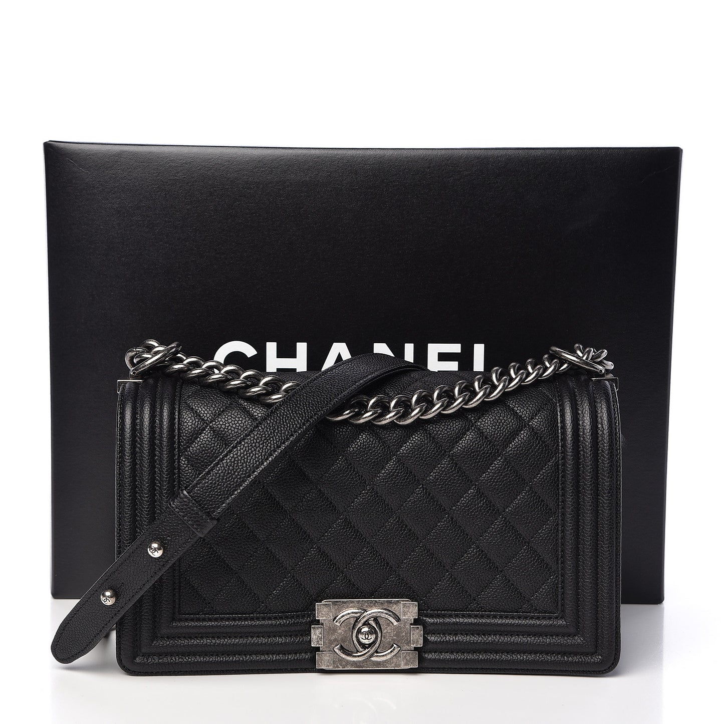 Caviar Quilted Medium Boy Flap Black