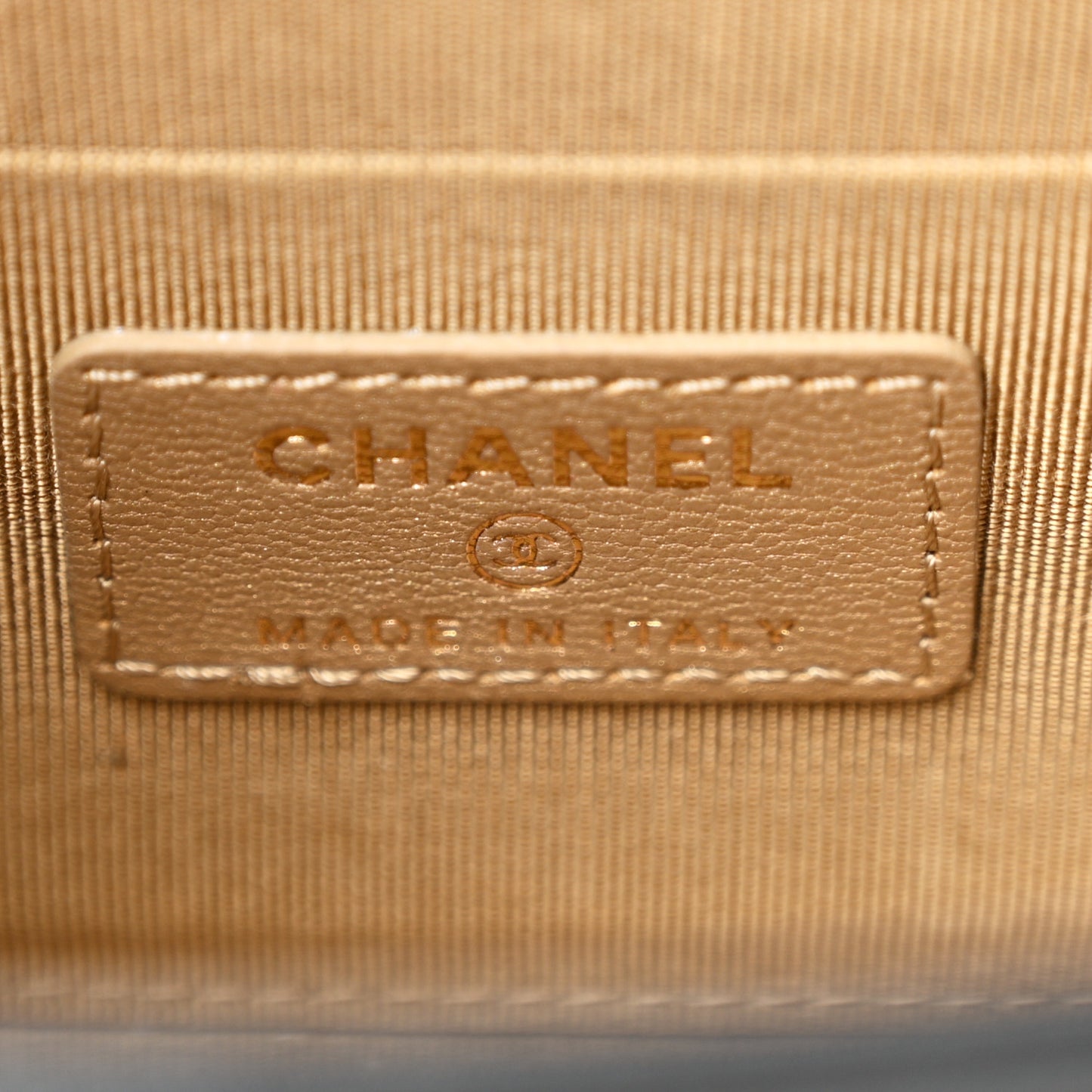 Goatskin Chic Pearls Clutch On Chain Black