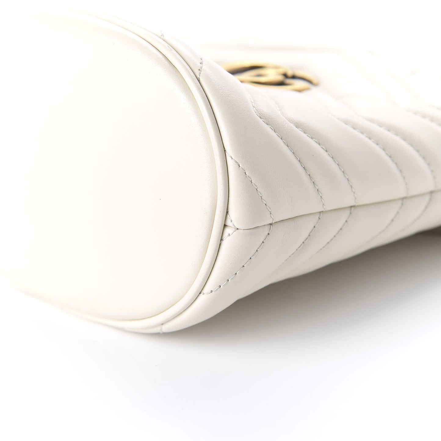 Calfskin Matelasse Mini GG Marmont 2.0 Bucket Bag White