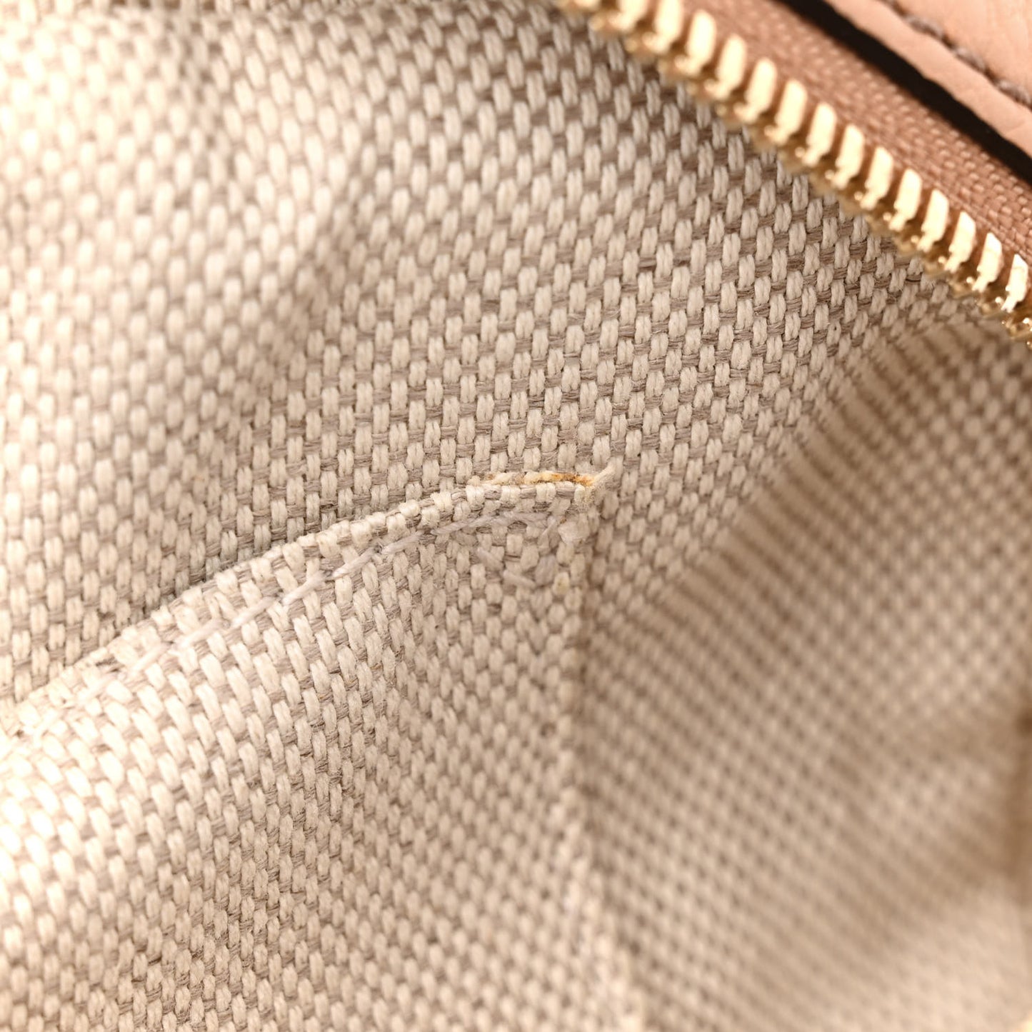 Pebbled Calfskin Small Soho Disco Bag Camelia