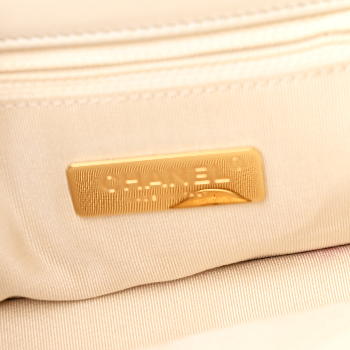Lambskin Quilted Maxi Chanel 19 Flap Light Beige