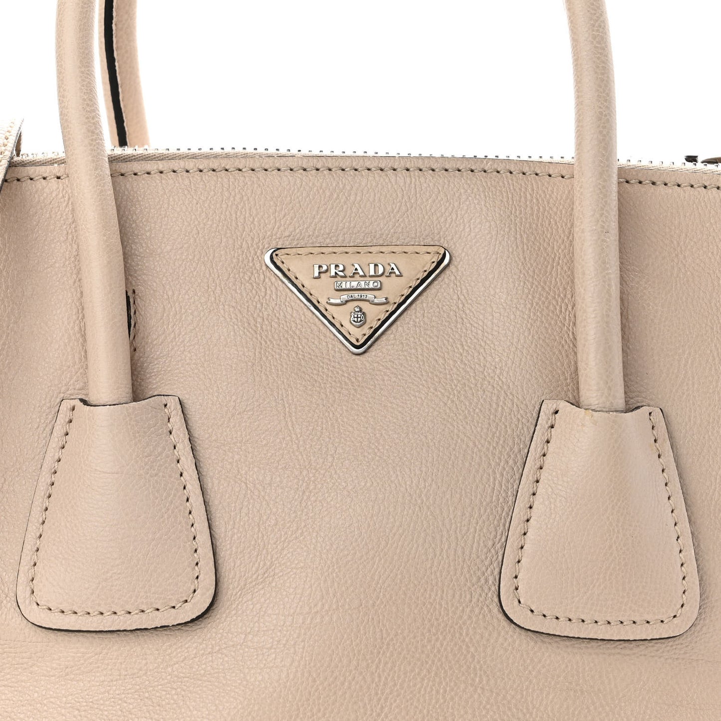 Vitello Daino Double Zip Tote Cammeo