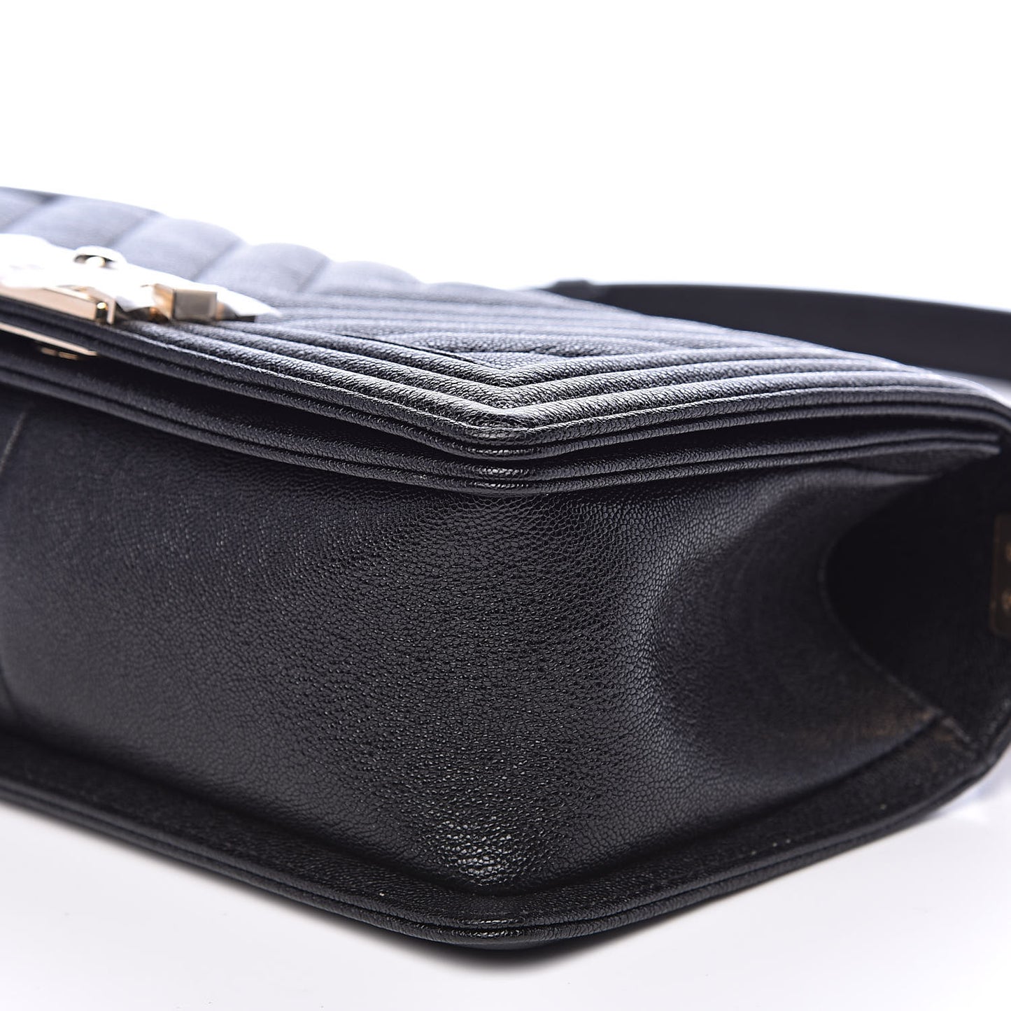 Caviar Chevron Quilted Medium Boy Flap Black