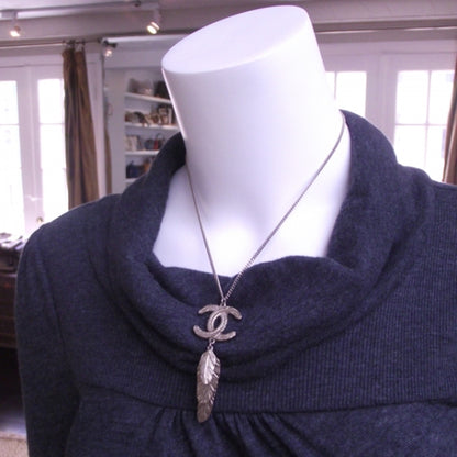 Chanel Gold Feathers CC Logo Necklace 2 of 5