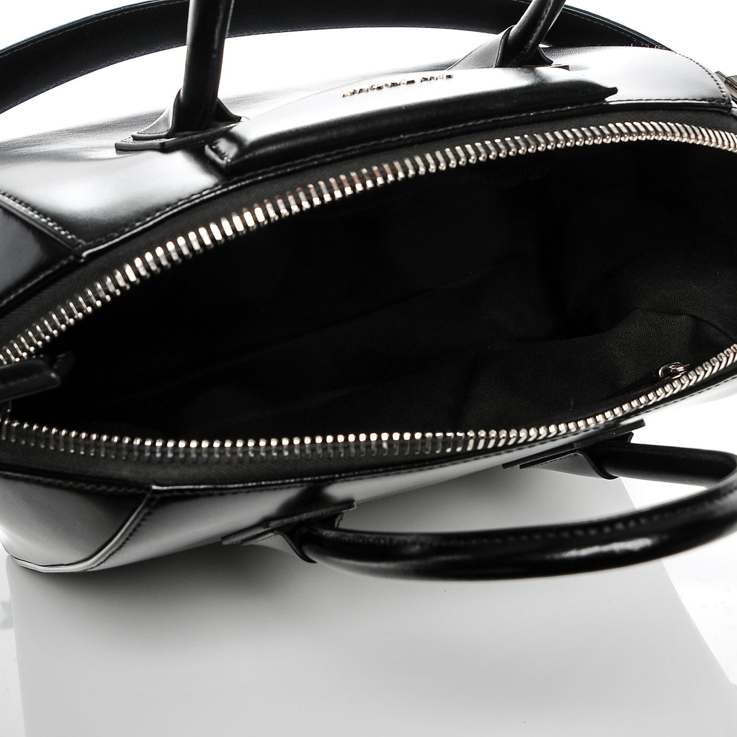 Shiny Lord Calfskin Medium Antigona Black