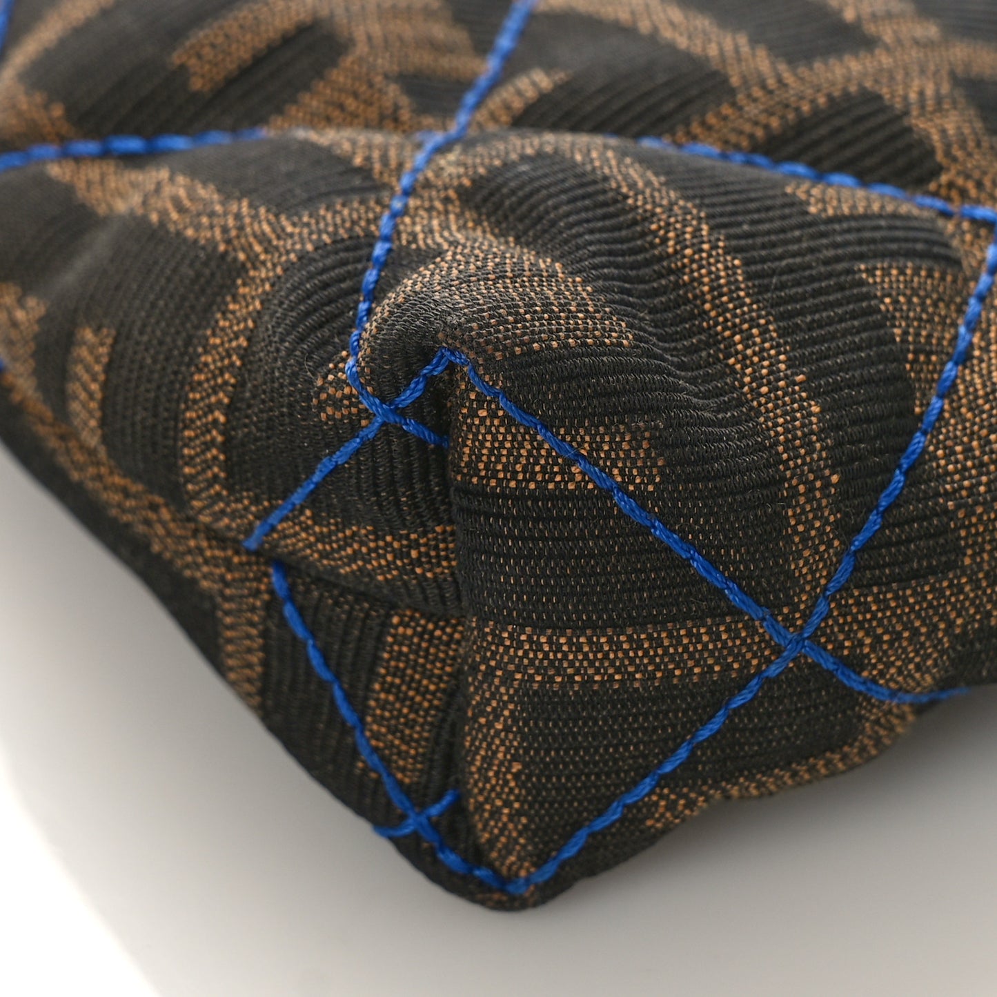 Zucca Quilted Pochette Tobacco Blue