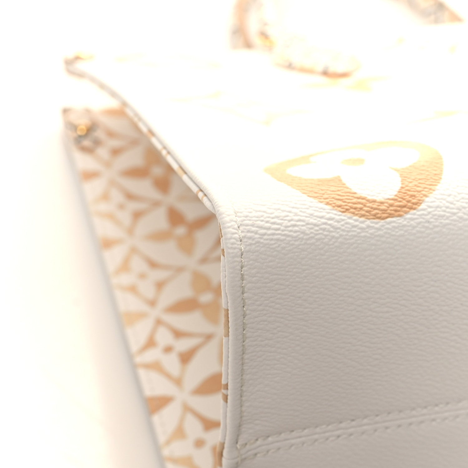 Louis Vuitton Monogram Giant By The Pool 2.0 Onthego MM Beige 8 of 11