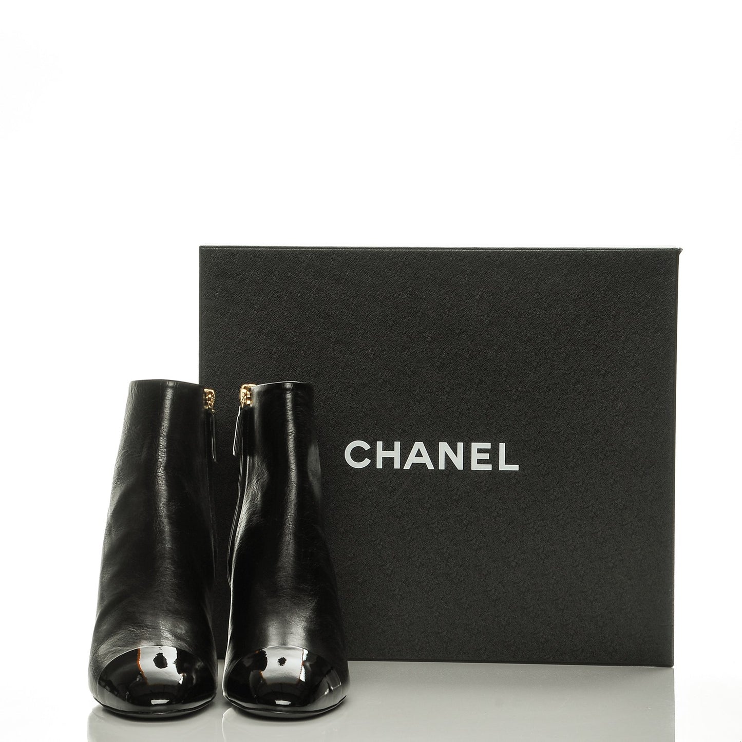 Crumpled Patent Calfskin Cap Toe Short Boots 40 Black
