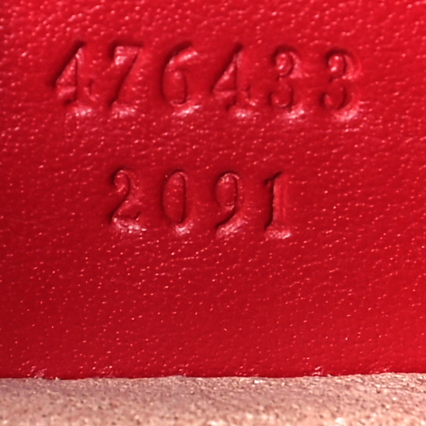 Calfskin Matelasse Super Mini GG Marmont Shoulder Bag Hibiscus Red