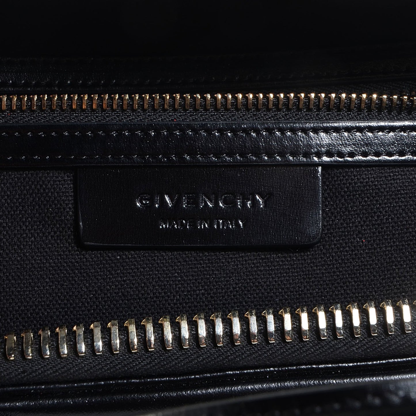 Shiny Lord Calfskin Small Antigona Black