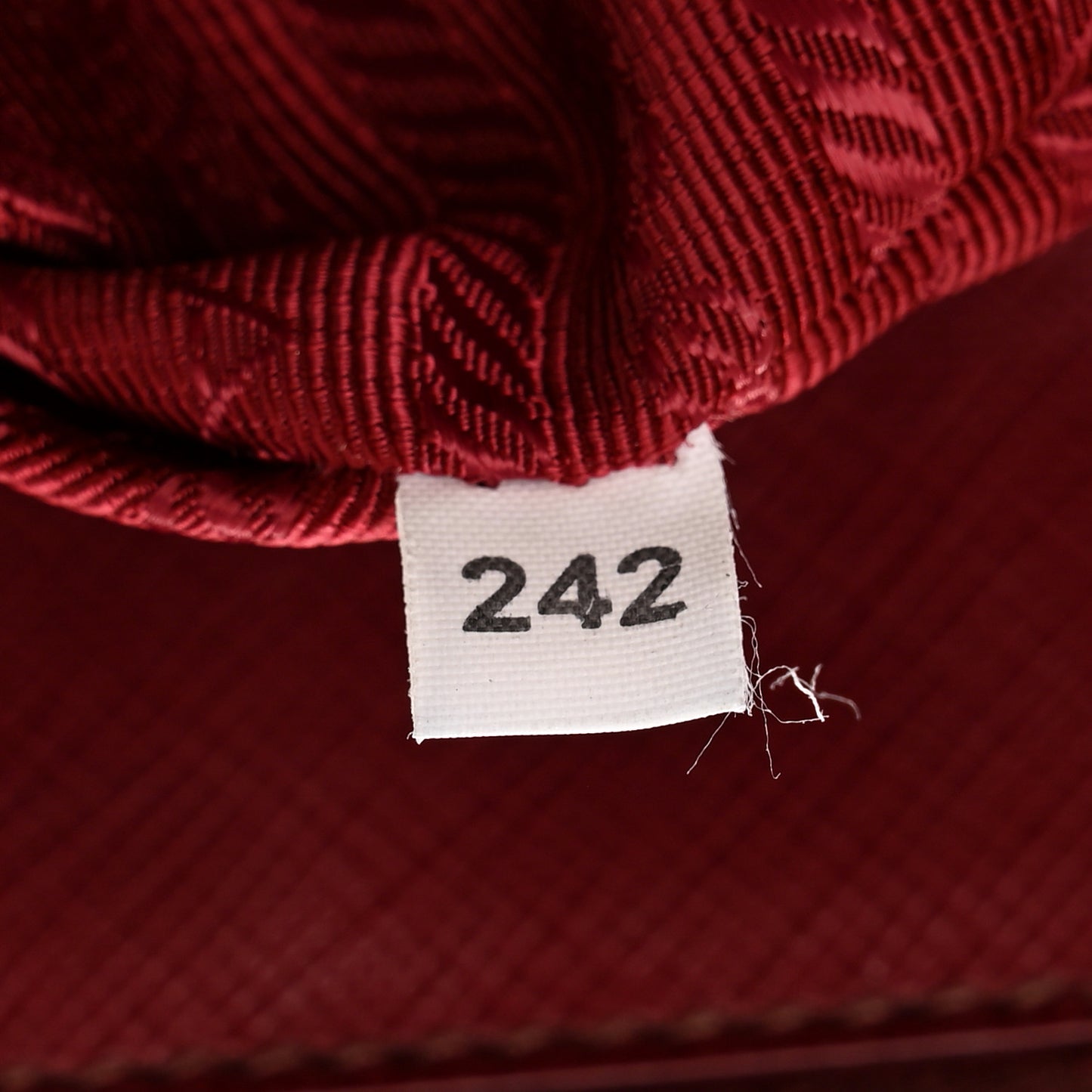 Saffiano Small Galleria Double Zip Tote Cerise