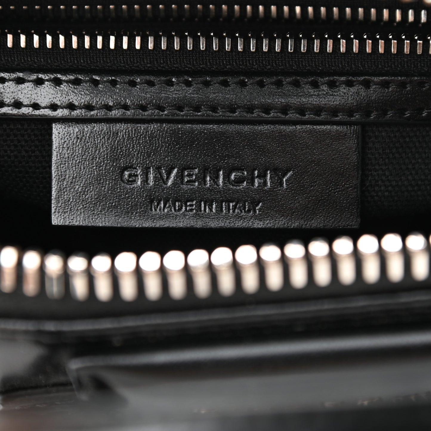 Shiny Lord Calfskin Mini Antigona Black